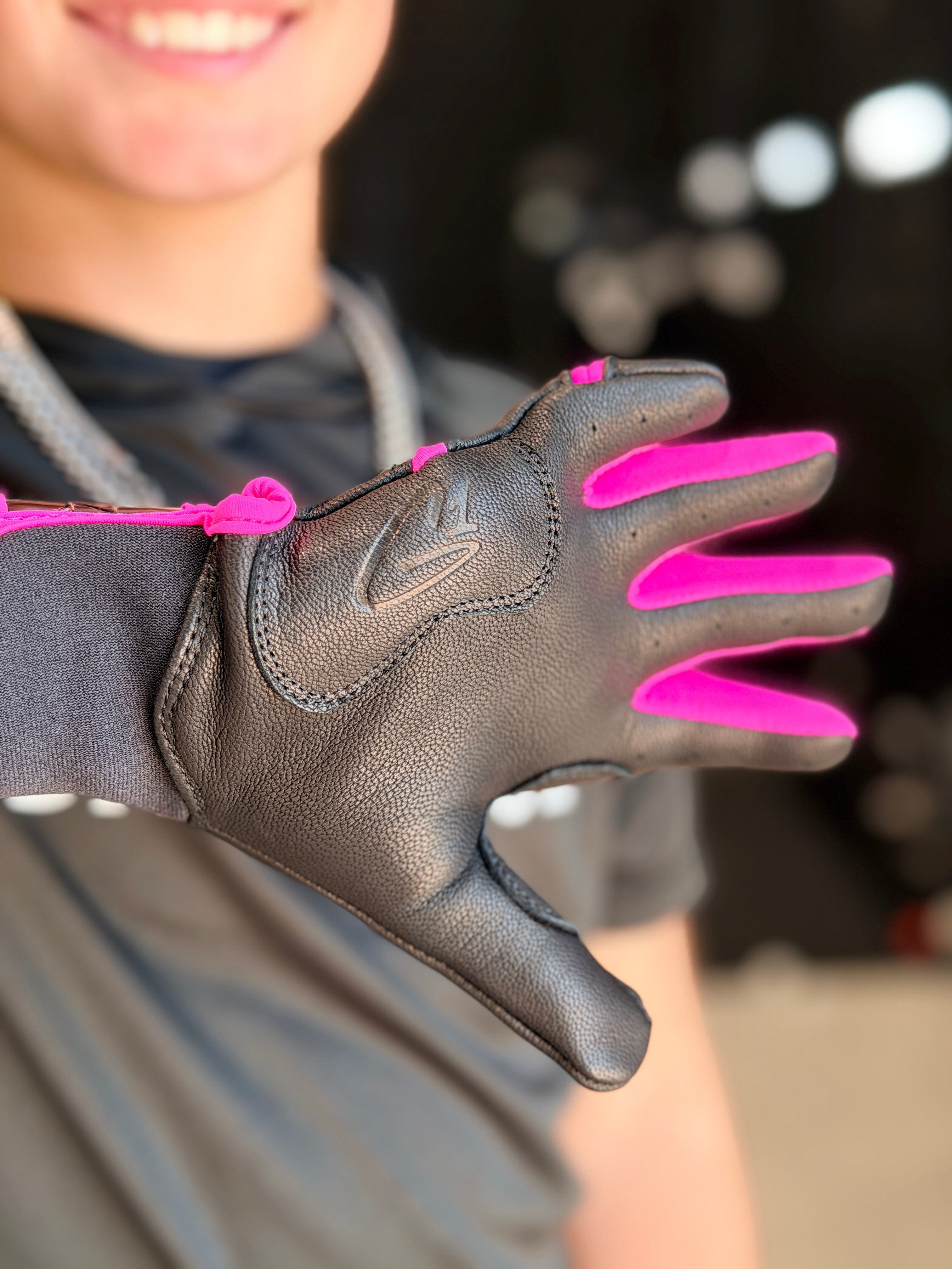G1 Limited Edition! Short Cuff Batting Gloves! (free signed card