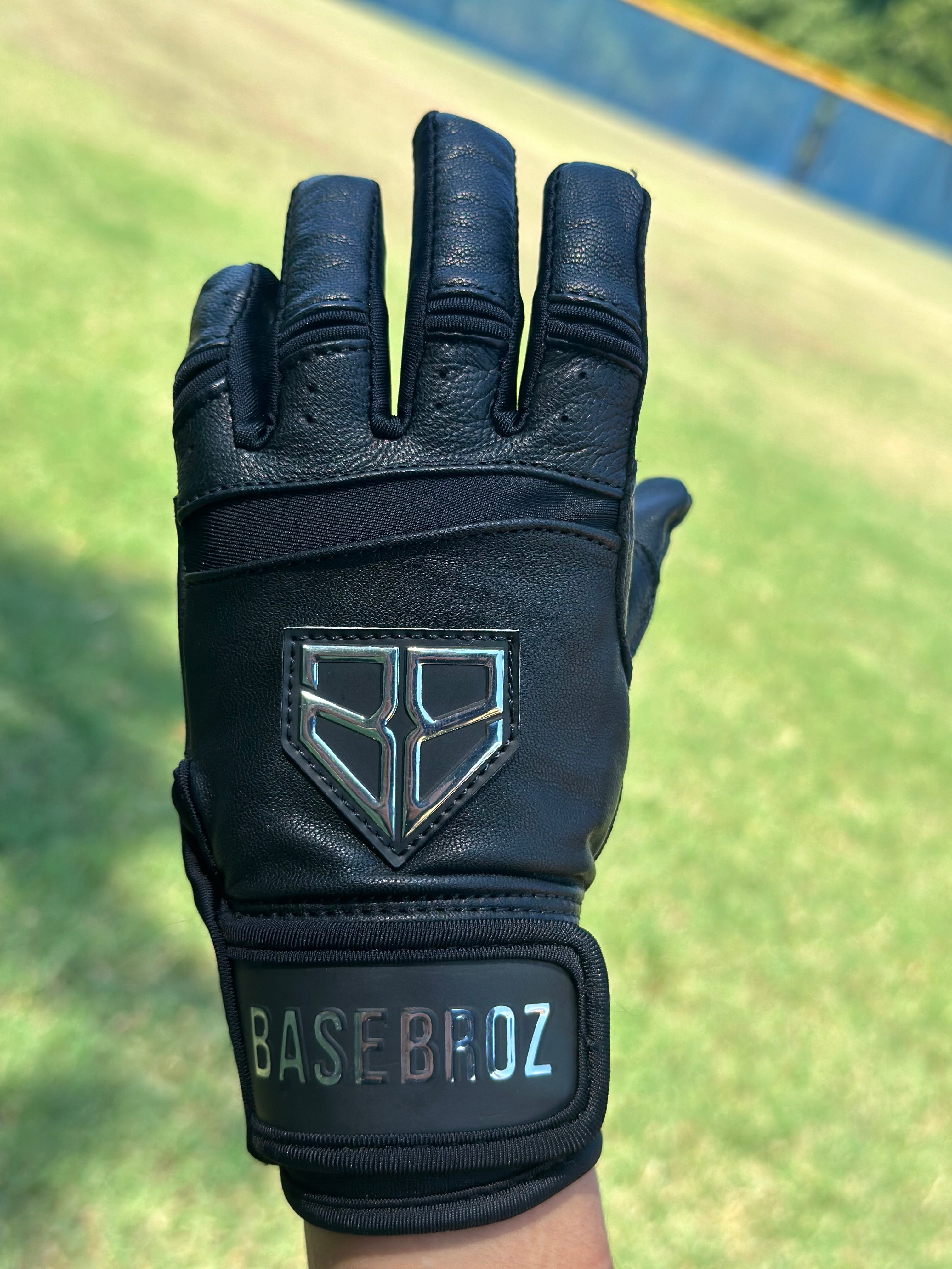 Black Short Cuff Batting Gloves