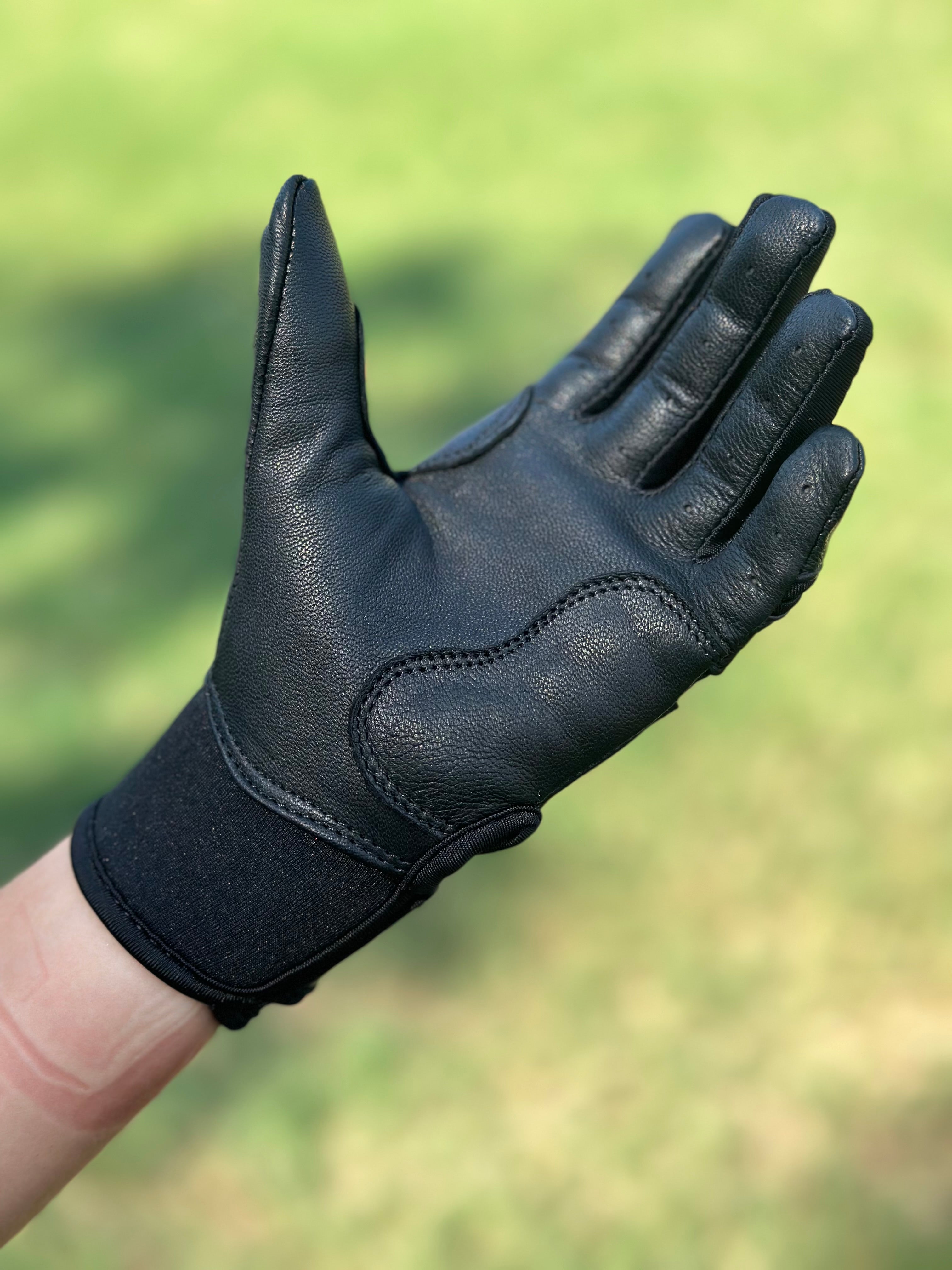 Black Short Cuff Batting Gloves