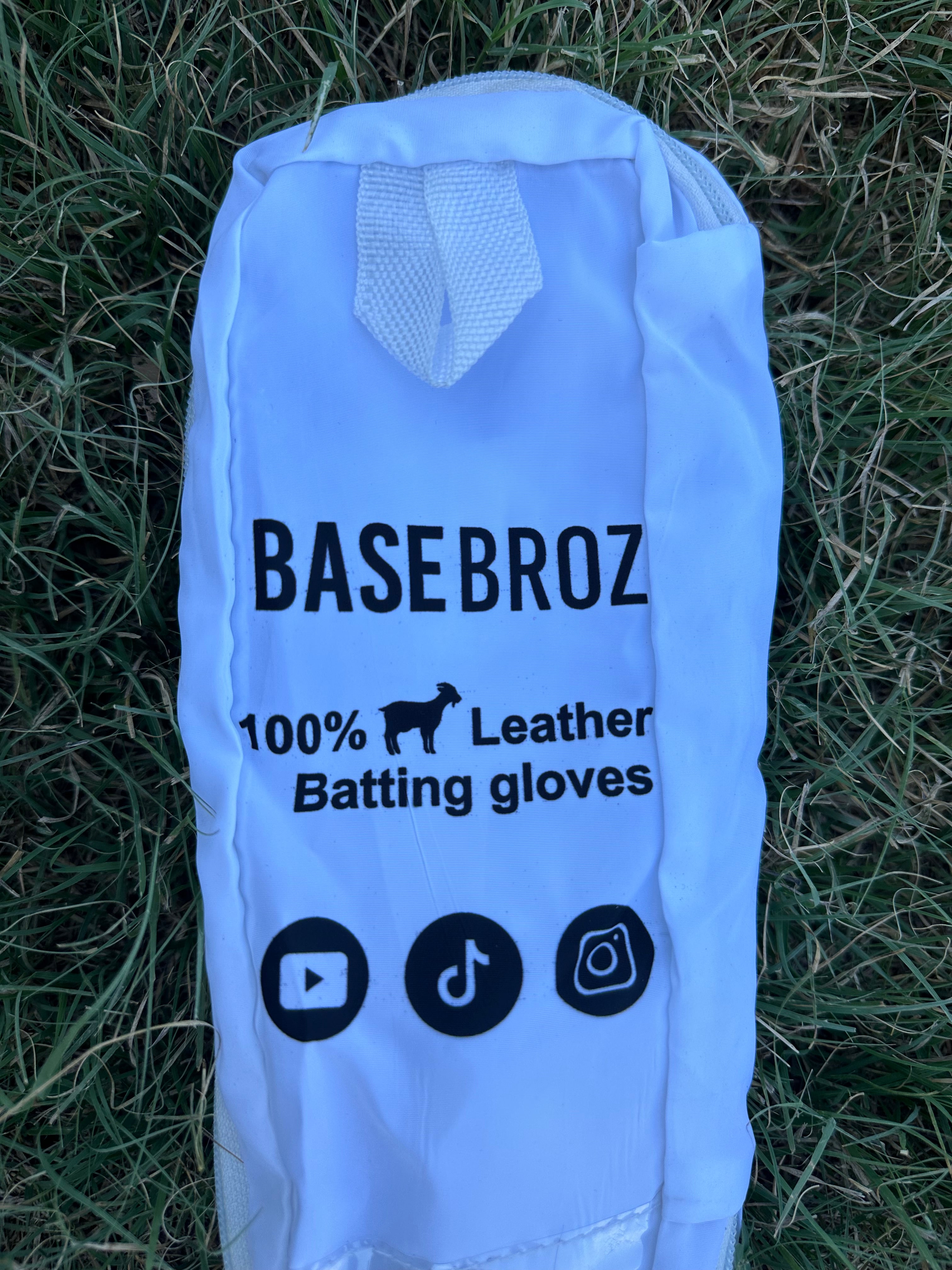 White Short Cuff Batting Gloves