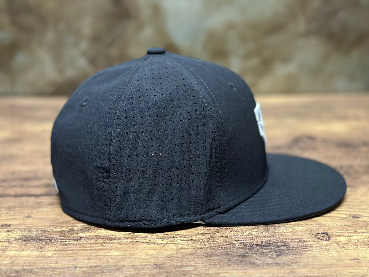 Flat Bill Hat Basebroz Flat bill hat basebroz