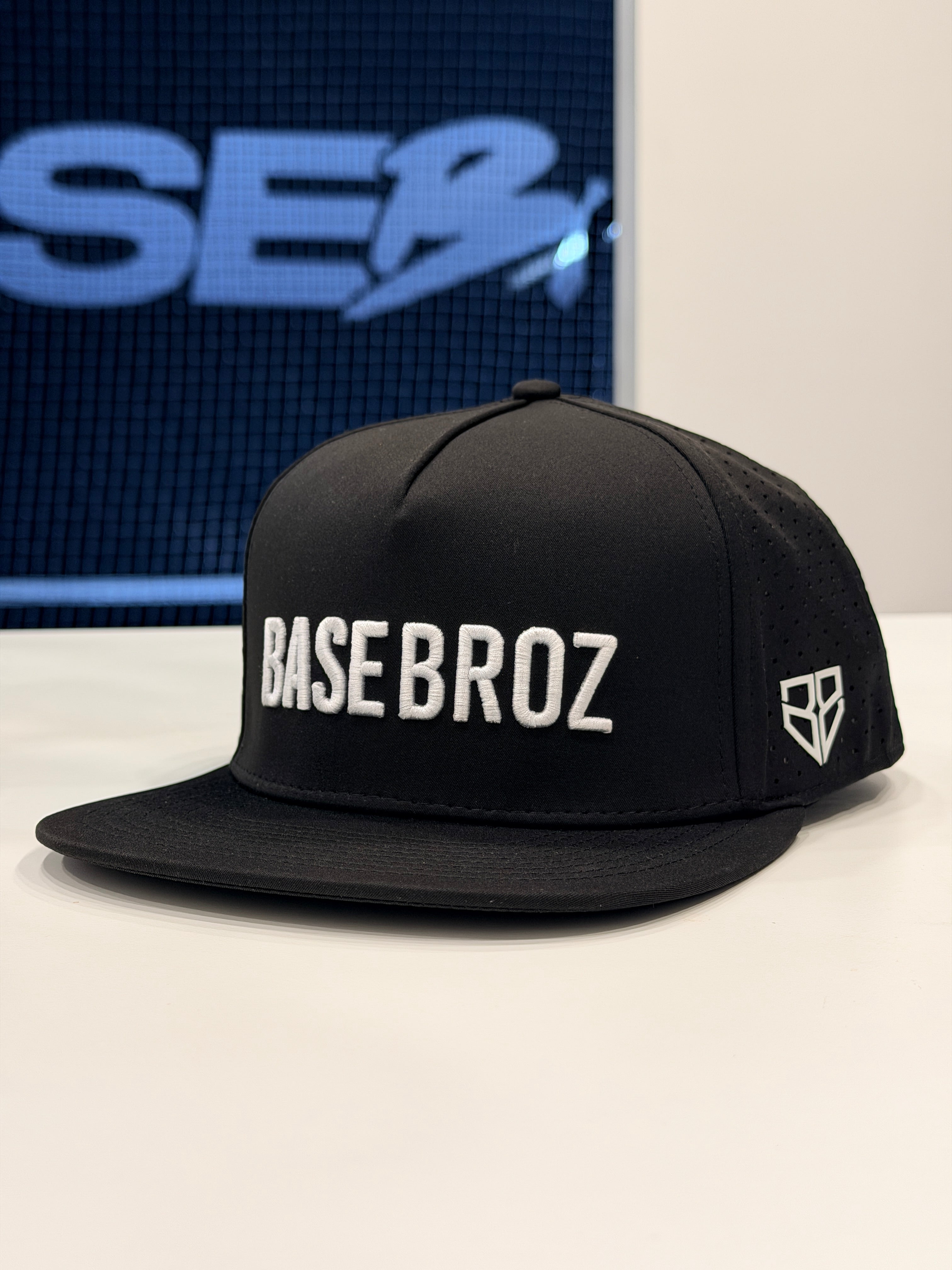 Black Snapback Flat Bill Hat – Basebroz